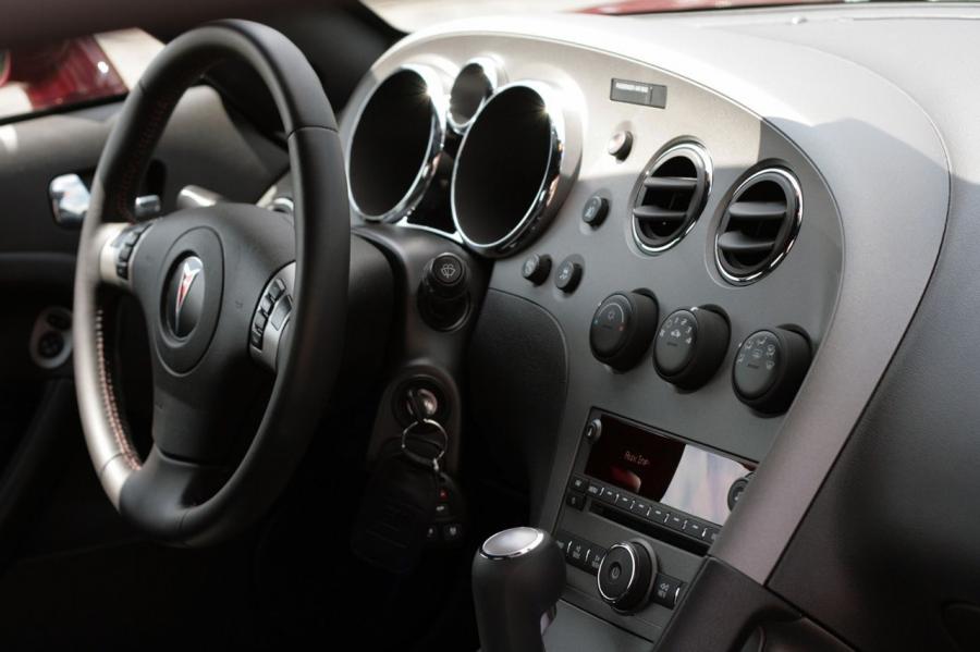  Pontiac Solstice GXP 2009 года  (фото 22 из 57)
